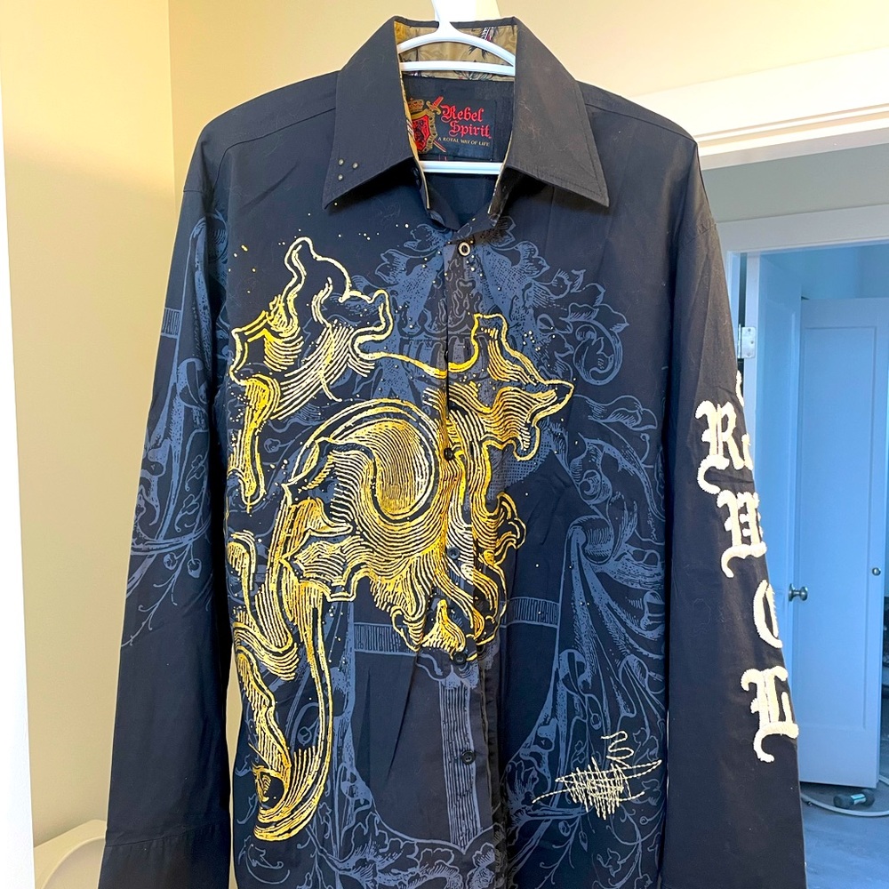 Rebel Spirit long Sleeve Size Large Black